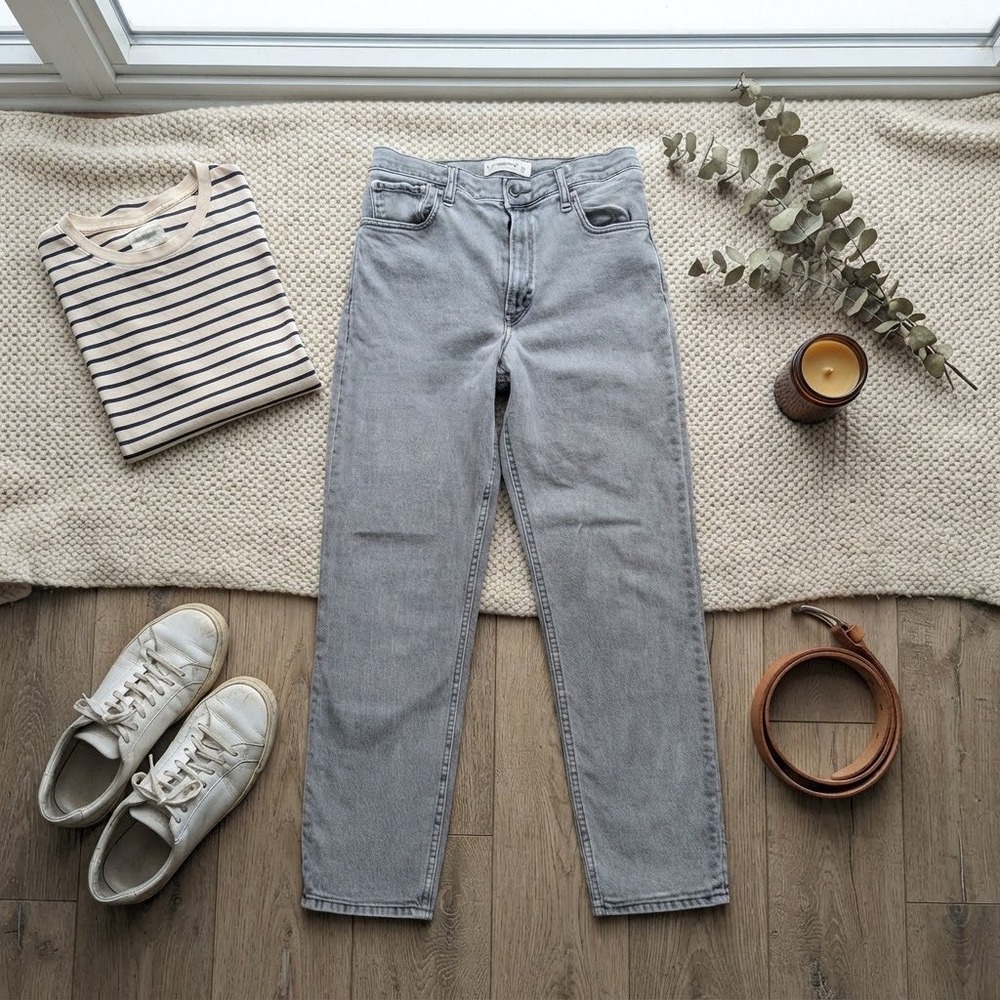 Abercrombie & Fitch The Mom High Rise Jeans Grey Denim Size 27 4 Regular